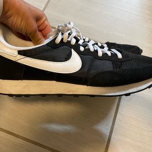 Mens Nike Sneakers size 10worn three times